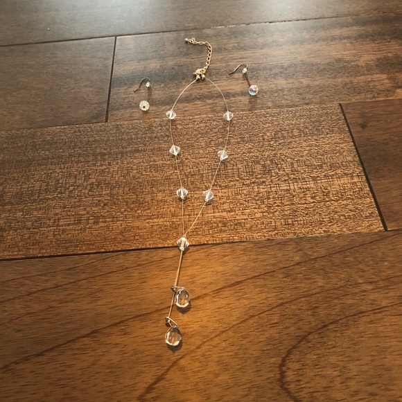 ๐ 2/$15 free shipping Earrings and necklace set - Picture 2 of 4